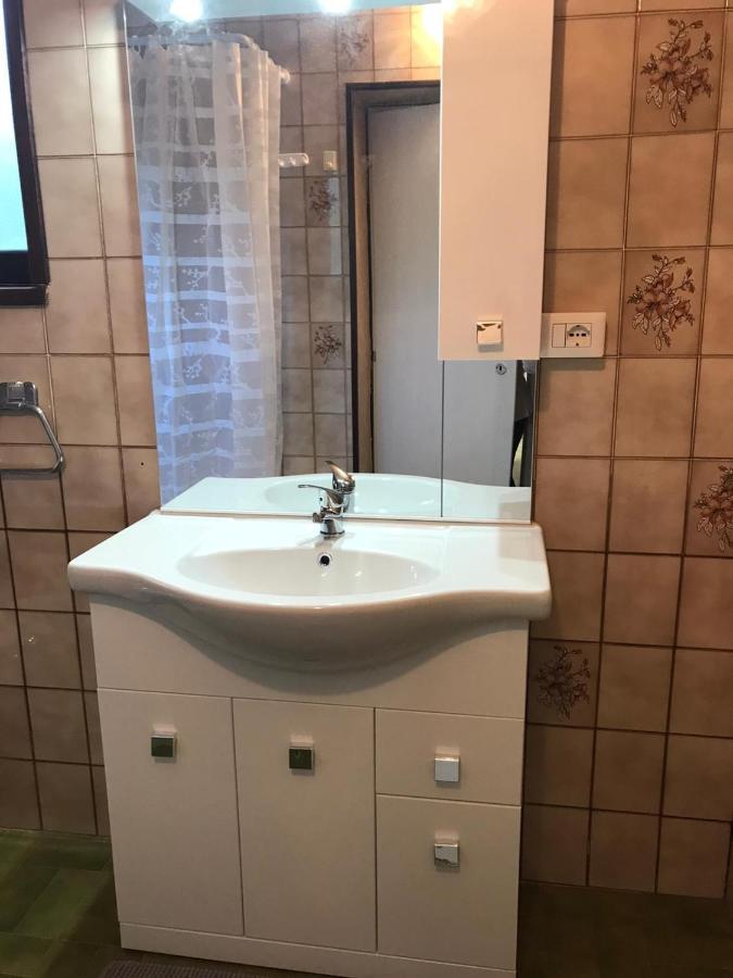 Villa Immersa Nel Verde A لانسو دينْتيلفي المظهر الخارجي الصورة